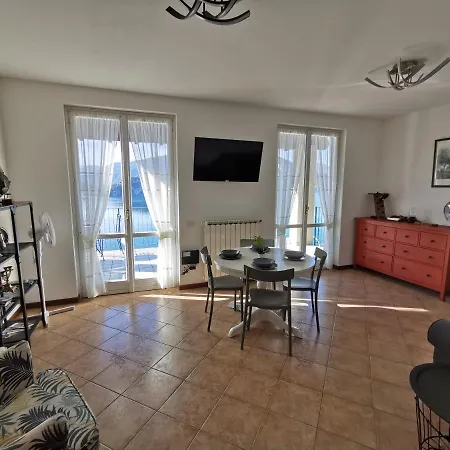 Near Monastero And Castello Di Vezio Daire *