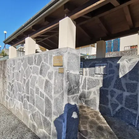 Near Monastero And Castello Di Vezio Daire *