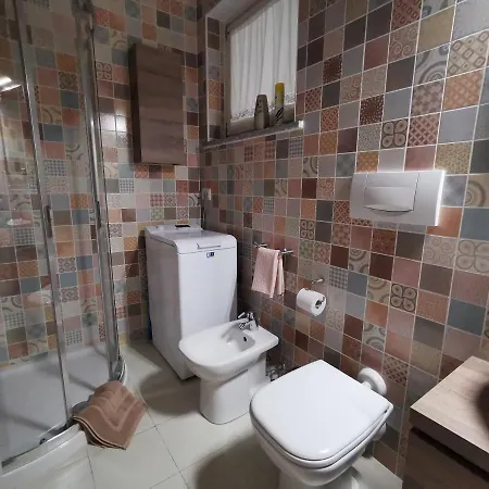 Near Monastero And Castello Di Vezio Daire *