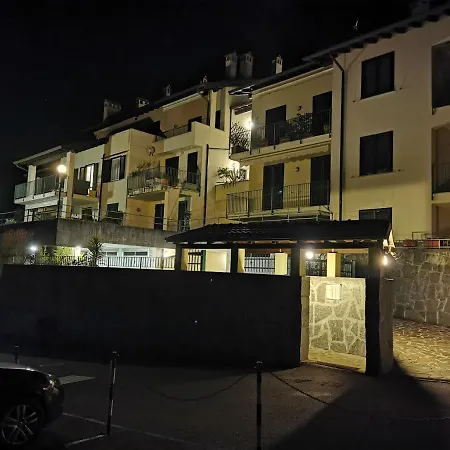 Near Monastero And Castello Di Vezio 아파트 바레나