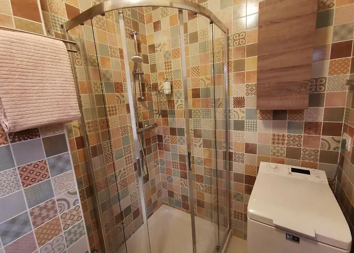 Near Monastero And Castello Di Vezio Apartman Varenna