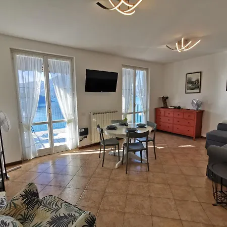 Near Monastero And Castello Di Vezio * Βαρένα